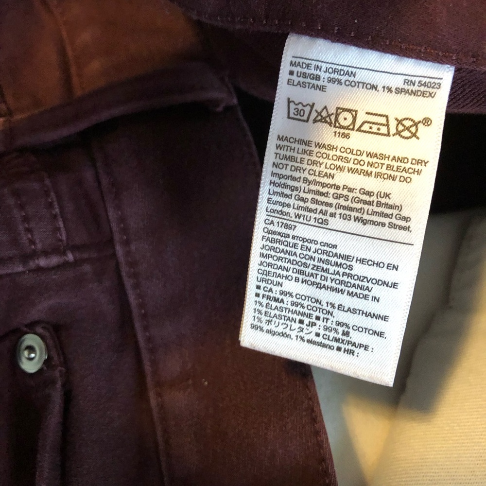 Banana Republic Men’s Travelers Jeans. Blackberry Wine. Slim fit 32 X 30 - Picture 9 of 9